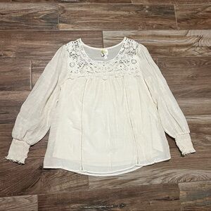Anthropologie Fig and Flower Lace Top
Size small
